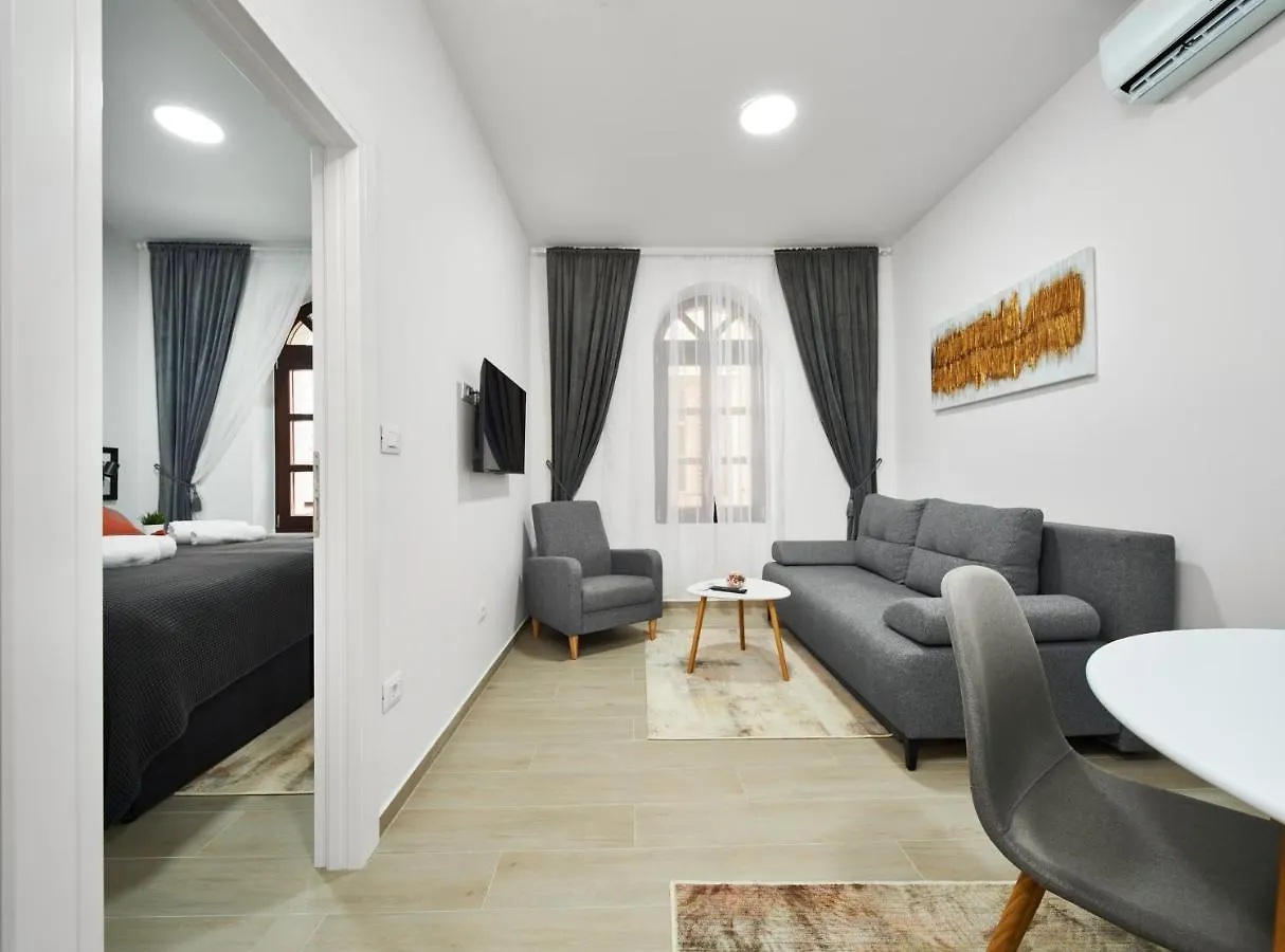 Cardo Apartments Porec 0*,