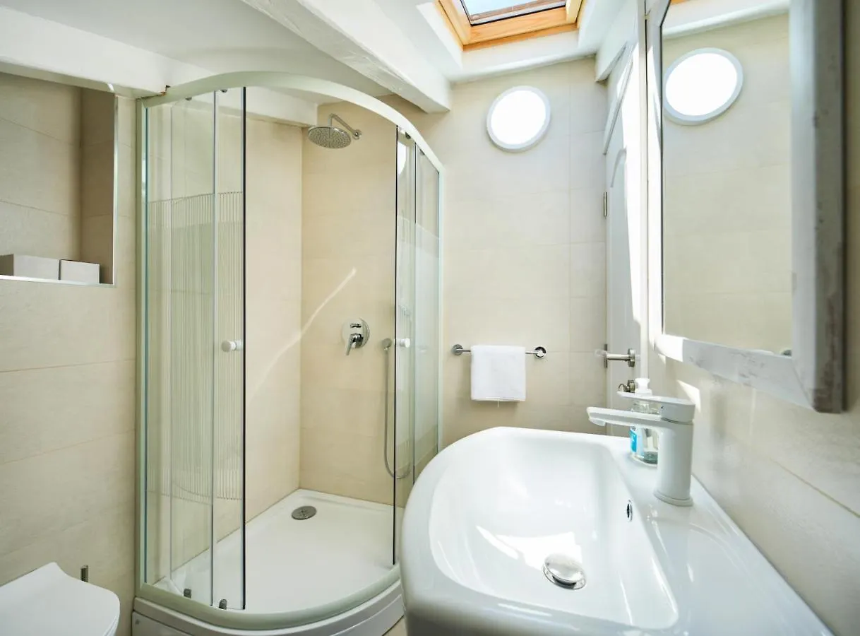 Cardo Apartments Porec 0*,