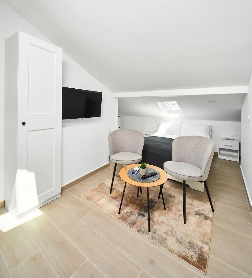 Cardo Apartments Porec