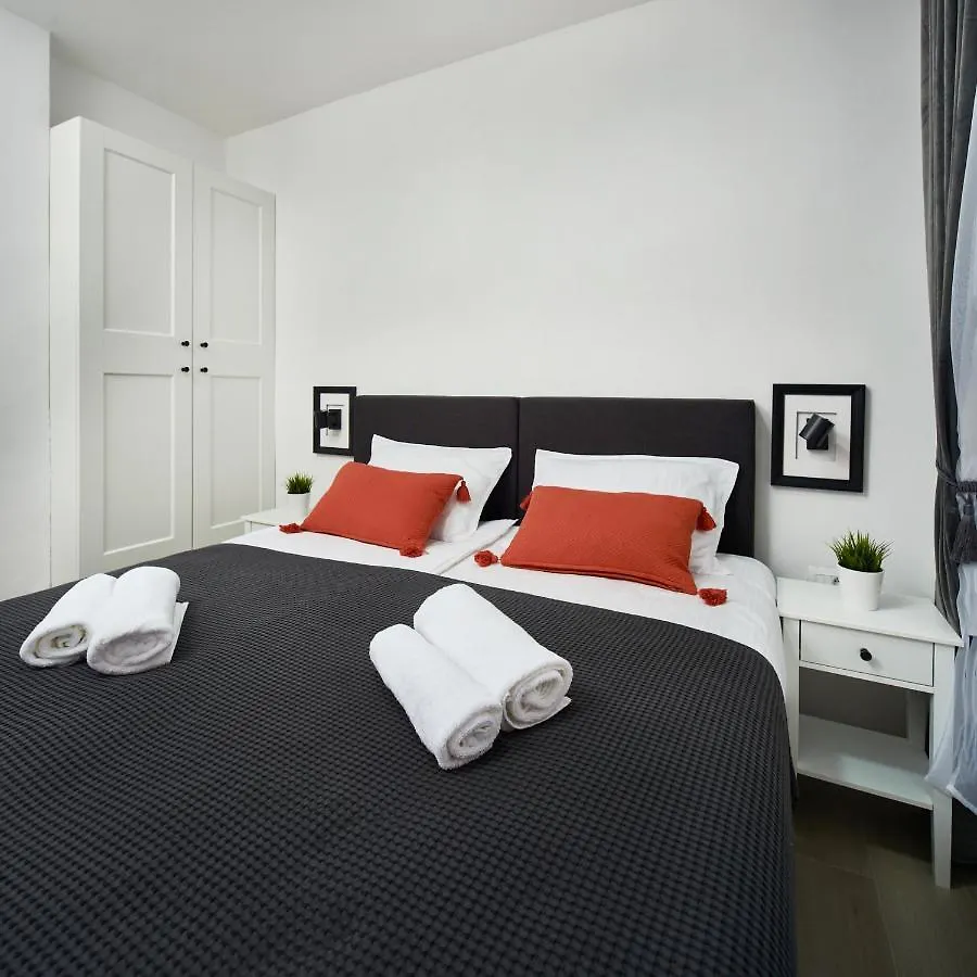 Cardo Apartments Porec