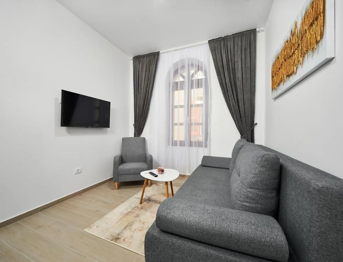 Cardo Apartments Porec