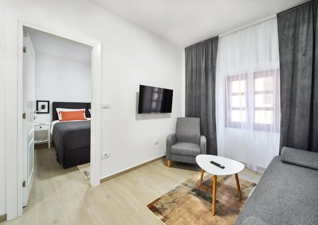 Cardo Apartments Porec